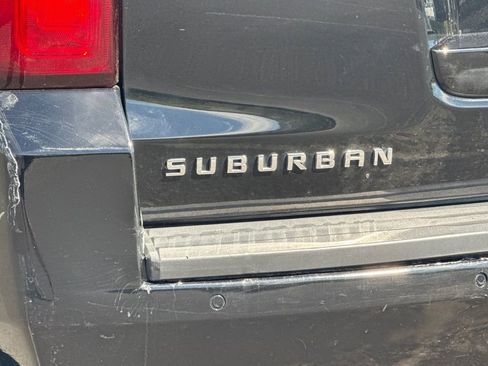 Used 2018 Chevrolet Suburban LT image 23