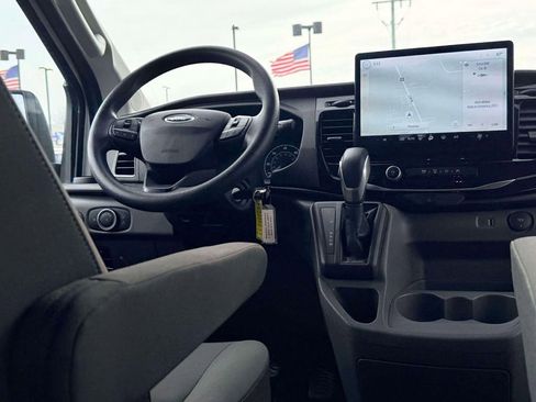 Used 2023 Ford Transit 350 XLT image 3