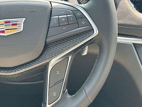 New 2026 Cadillac XT5 Sportv w/ LPO, Premium Carpet Package AWD/4WD image 6