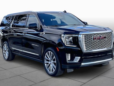 Used 2022 GMC Yukon XL Denali image 3