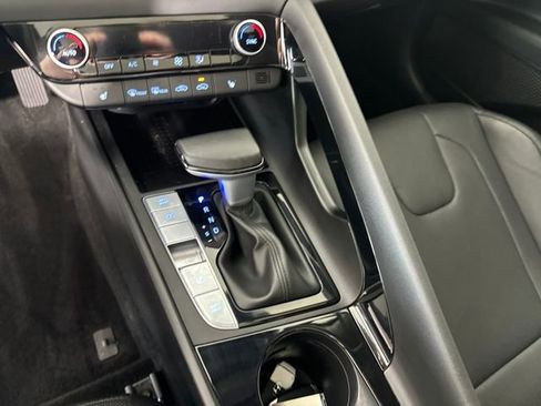 Certified 2023 Hyundai Elantra Limited w/ Winter Weather Package image 20