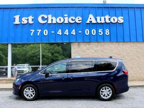 Used 2020 Chrysler Voyager LX image 8