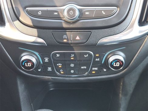 Used 2023 Chevrolet Equinox LT image 16