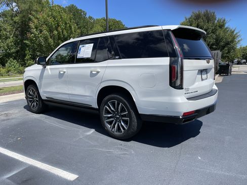 Used 2021 Cadillac Escalade Sport w/ Driver Assist Tech Package AWD/4WD image 7