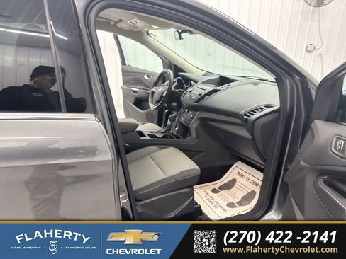 Used 2017 Ford Escape SE image 14