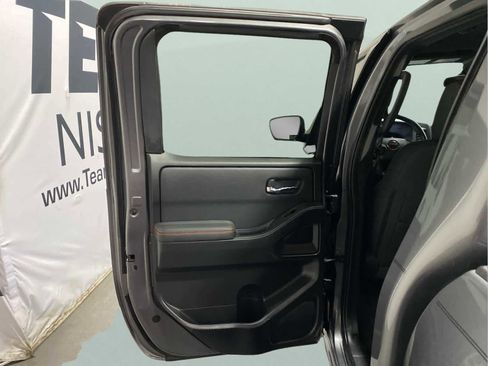 Used 2022 Nissan Frontier PRO-4X image 23