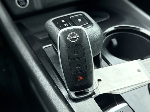 Used 2023 Nissan Rogue S AWD/4WD image 22