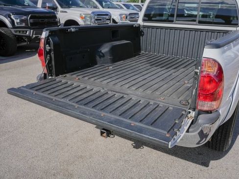 Used 2007 Toyota Tacoma PreRunner RWD image 11