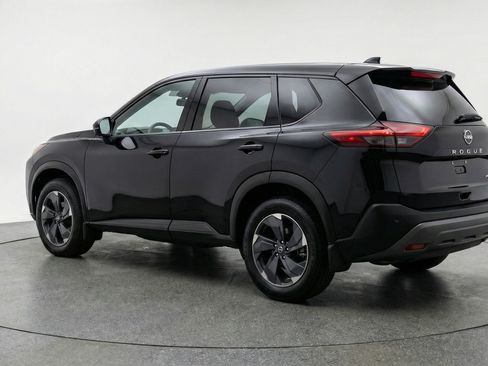 Used 2025 Nissan Rogue SV image 6