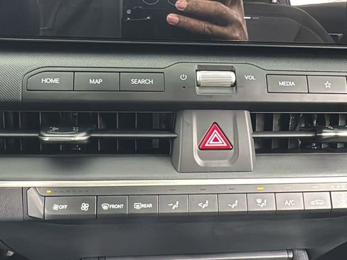 New 2025 Kia K4 LXS image 24