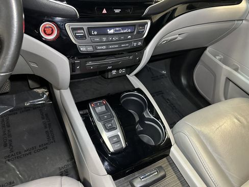 Used 2020 Honda Pilot Touring image 29