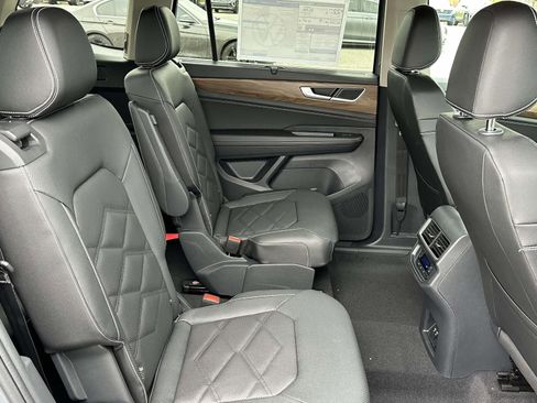 New 2026 Volkswagen Atlas SE image 15
