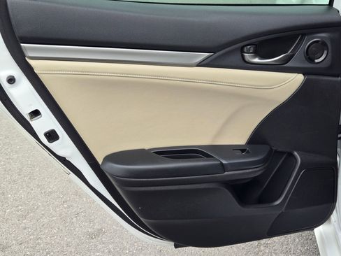 Used 2020 Honda Civic EX-L image 27
