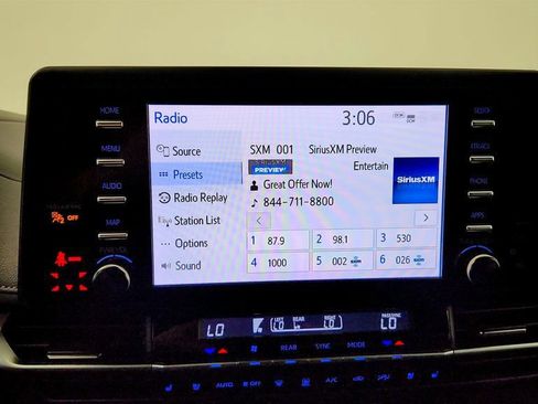 Used 2023 Toyota Sienna XSE AWD/4WD image 18