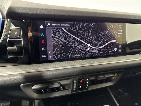 Certified 2025 Porsche Cayenne image 27