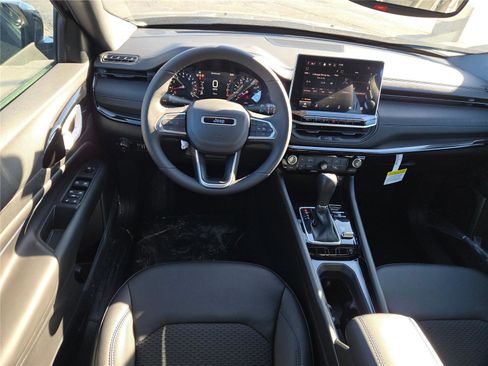 New 2026 Jeep Compass Latitude image 20