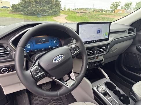Used 2023 Ford Escape Platinum w/ Premium Technology Package image 13