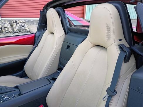 Used 2020 MAZDA MX-5 Miata RF Grand Touring RWD image 41