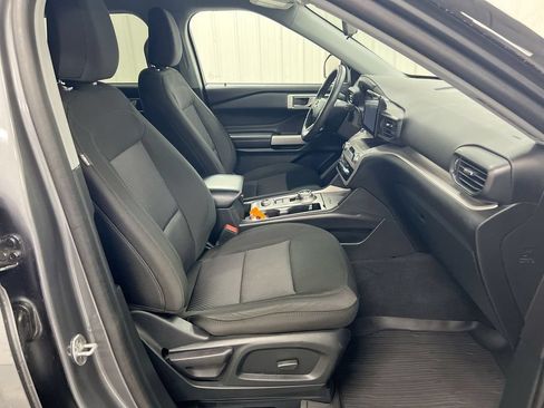 Used 2023 Ford Explorer XLT AWD/4WD image 21