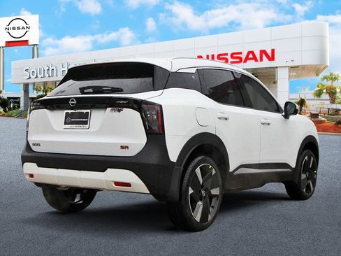 New 2025 Nissan Kicks SR w/ Illumination Package FWD image 4