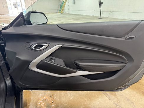Used 2018 Chevrolet Camaro SS RWD image 70