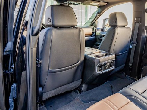 Used 2024 Chevrolet Silverado 3500 High Country w/ Technology Package image 31