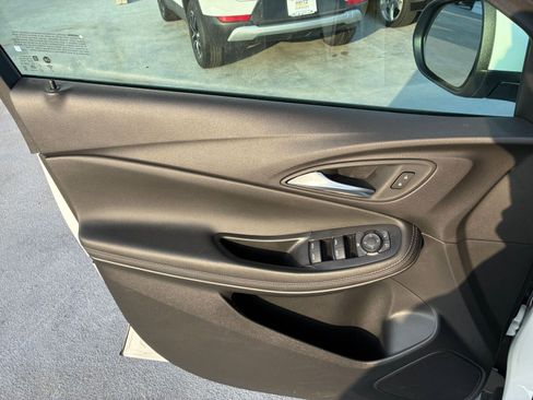 Used 2025 Buick Encore GX Preferred image 20