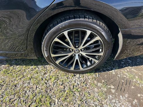 Used 2019 Toyota Camry SE w/ Carpet Mat Package FWD image 9