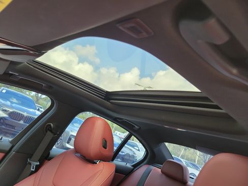 Used 2022 BMW 330i Sedan w/ Driving Assistance Package image 16