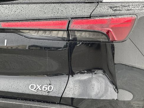 Certified 2025 INFINITI QX60 Luxe w/ Vision Package AWD/4WD image 26