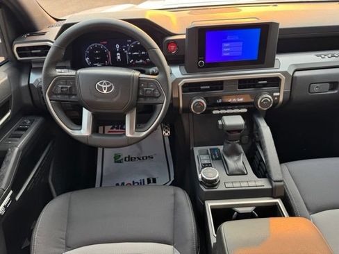 Used 2024 Toyota Tacoma TRD Sport AWD/4WD image 18