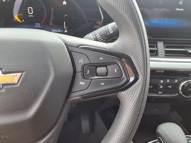Used 2025 Chevrolet Trax LT FWD image 35