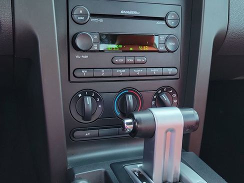 Used 2005 Ford Mustang Coupe image 28