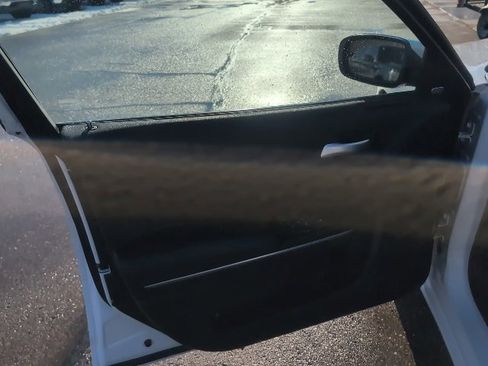 Used 2017 Dodge Charger SXT w/ Driver Confidence Group image 15