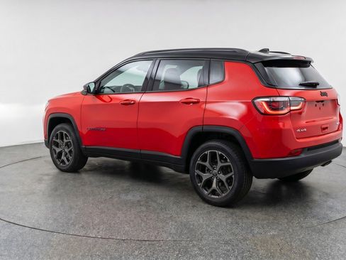Used 2025 Jeep Compass Limited AWD/4WD image 6