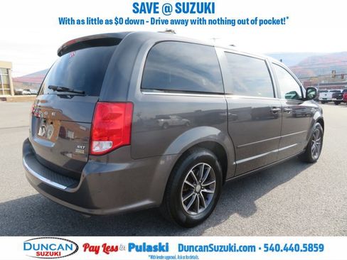 Used 2017 Dodge Grand Caravan SXT image 7