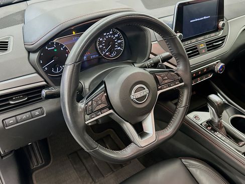 Used 2024 Nissan Altima 2.5 SR AWD/4WD image 18