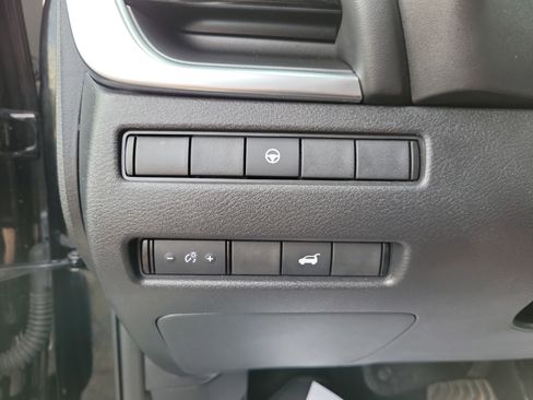 Used 2021 Nissan Rogue SV w/ Premium Package image 22