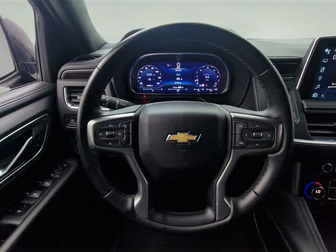 Used 2023 Chevrolet Suburban LT image 10