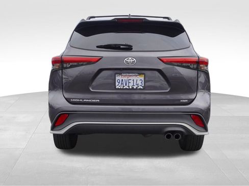 Certified 2022 Toyota Highlander XSE image 4