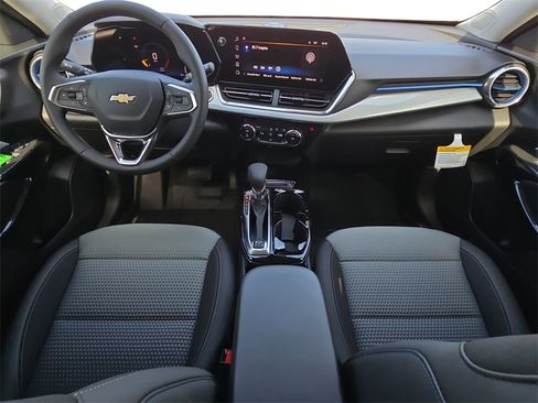 New 2026 Chevrolet Trax LT w/ Driver Confidence Package image 9