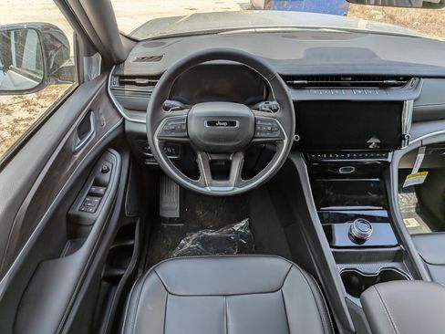 New 2026 Jeep Grand Cherokee Limited w/ Limited Altitude Package RWD image 15