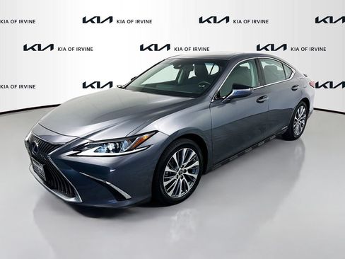 Used 2021 Lexus ES 300h w/ Premium Package FWD image 3