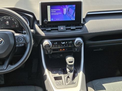 Used 2025 Toyota RAV4 XLE FWD image 17