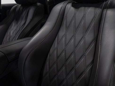 Used 2025 Mercedes-Benz Maybach GLS 600 4MATIC image 41