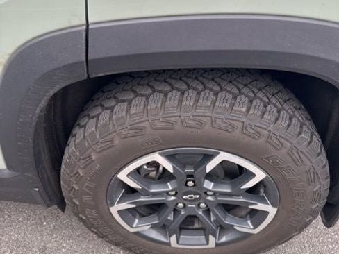 Used 2025 Chevrolet Equinox ACTIV w/ Safety and Technology Package image 25