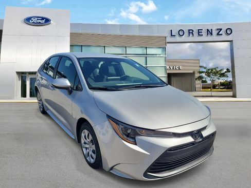 Used 2024 Toyota Corolla LE FWD image 3