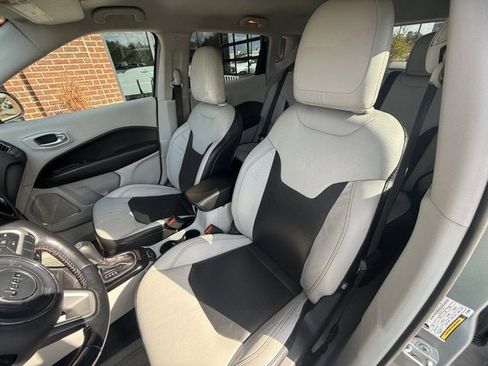 Used 2020 Jeep Compass Limited image 17