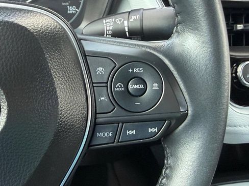 Used 2025 Toyota Corolla SE w/ Convenience Package FWD image 21