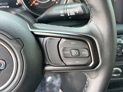 Used 2018 Jeep Wrangler Sport AWD/4WD image 14
